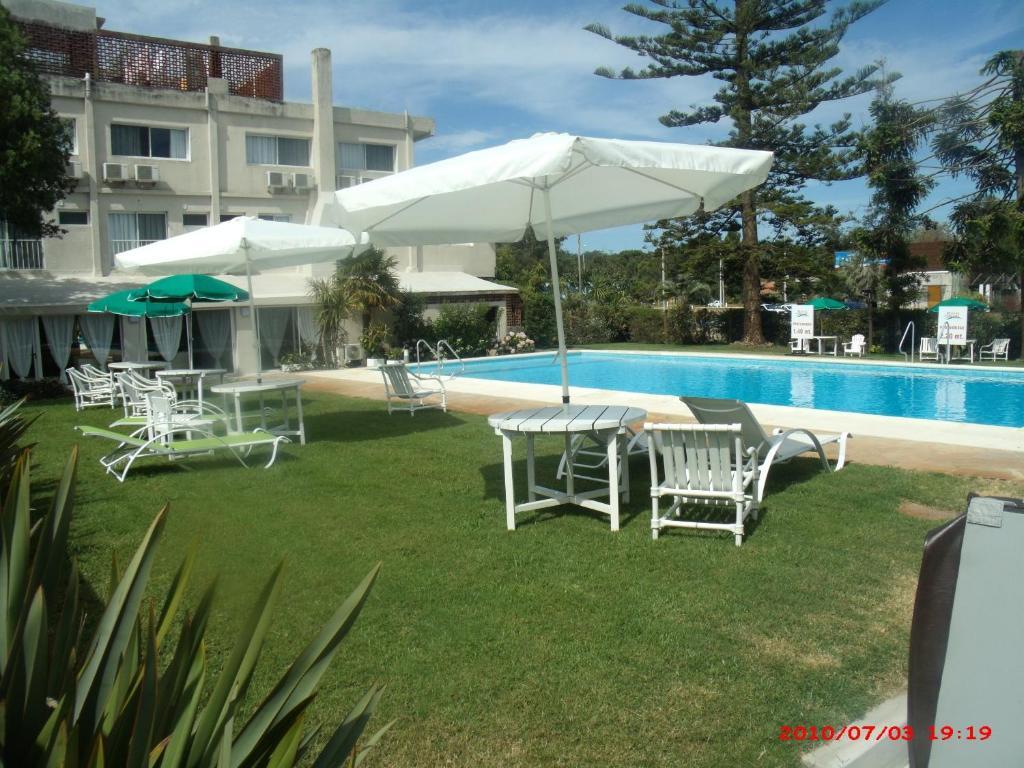 Hotel Puesta Del Sol Punta Ballena Exterior foto